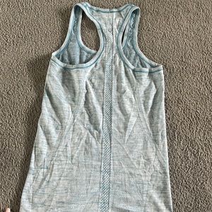 Size 6 lulu lemon swiftly tech tank top
